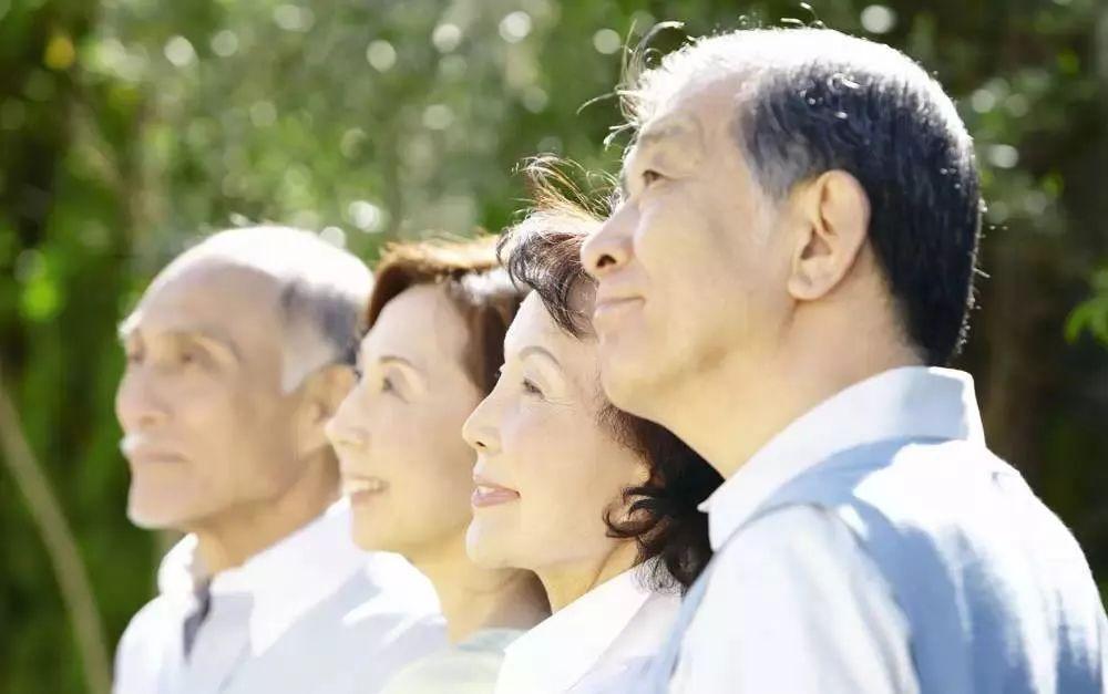 100种常见皮肤病照片解析，从识别到自我护理