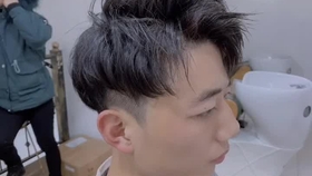 男生一个月头发能长多少厘米？揭秘头发生长的奥秘