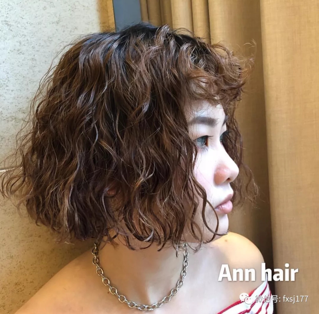 探索自然之美，学生如何通过不烫不染打造时尚头发造型