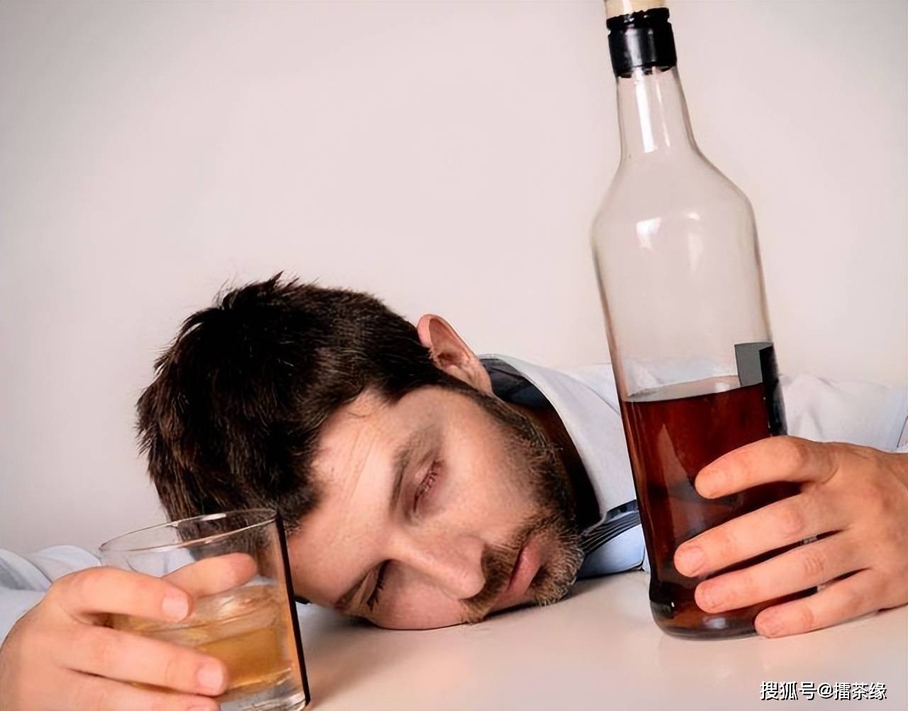 喝酒后肠胃不适与拉肚子的健康指南