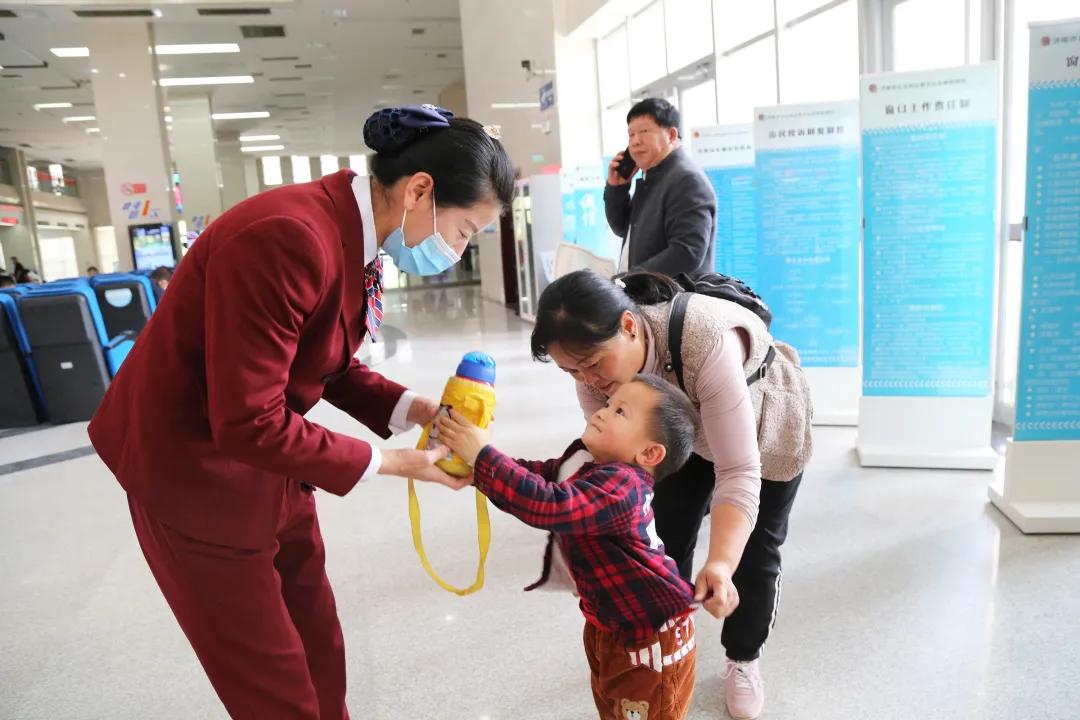 医生问诊，守护健康的第一道防线