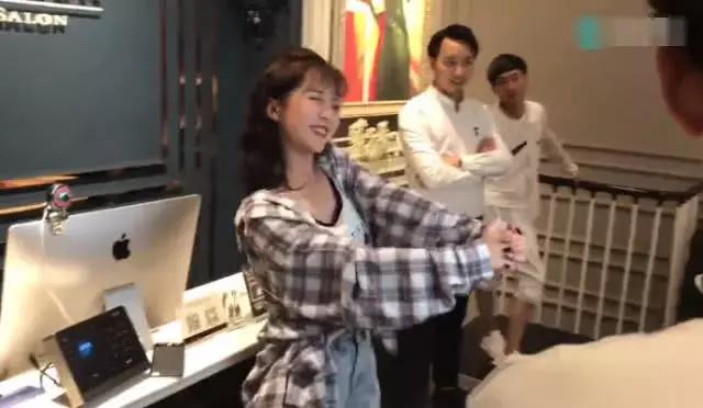 手术室里的眼睛，通过做手术视频学习与进步