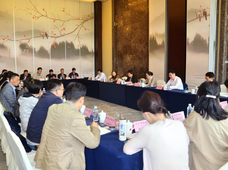 警惕网络陷阱，揭秘澳门六盒宝典2023年版最新版官方网址的真相